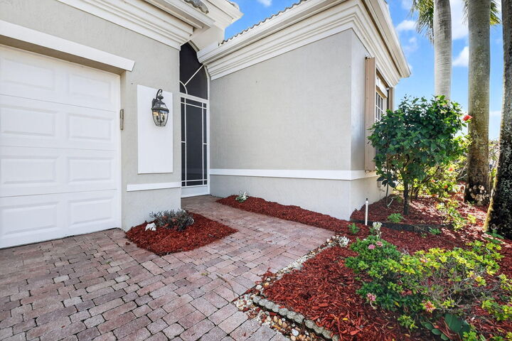 Property Photo:  7204 Demedici Circle  FL 33446 