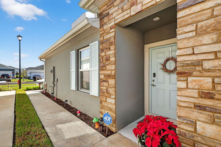 Property Photo: 9400 SW Libertas Way FL 34987