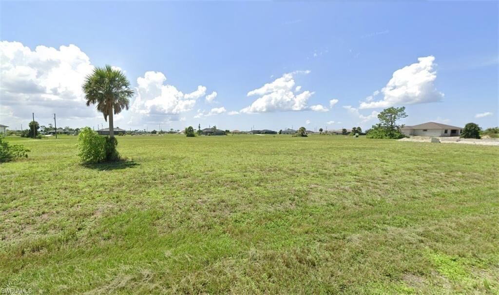Property Photo: 4106 NW 39th Street FL 33993