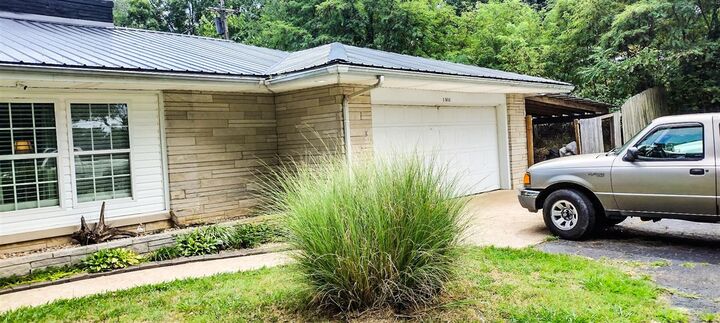 Property Photo:  1916 Old Gallatin Road  KY 42164 