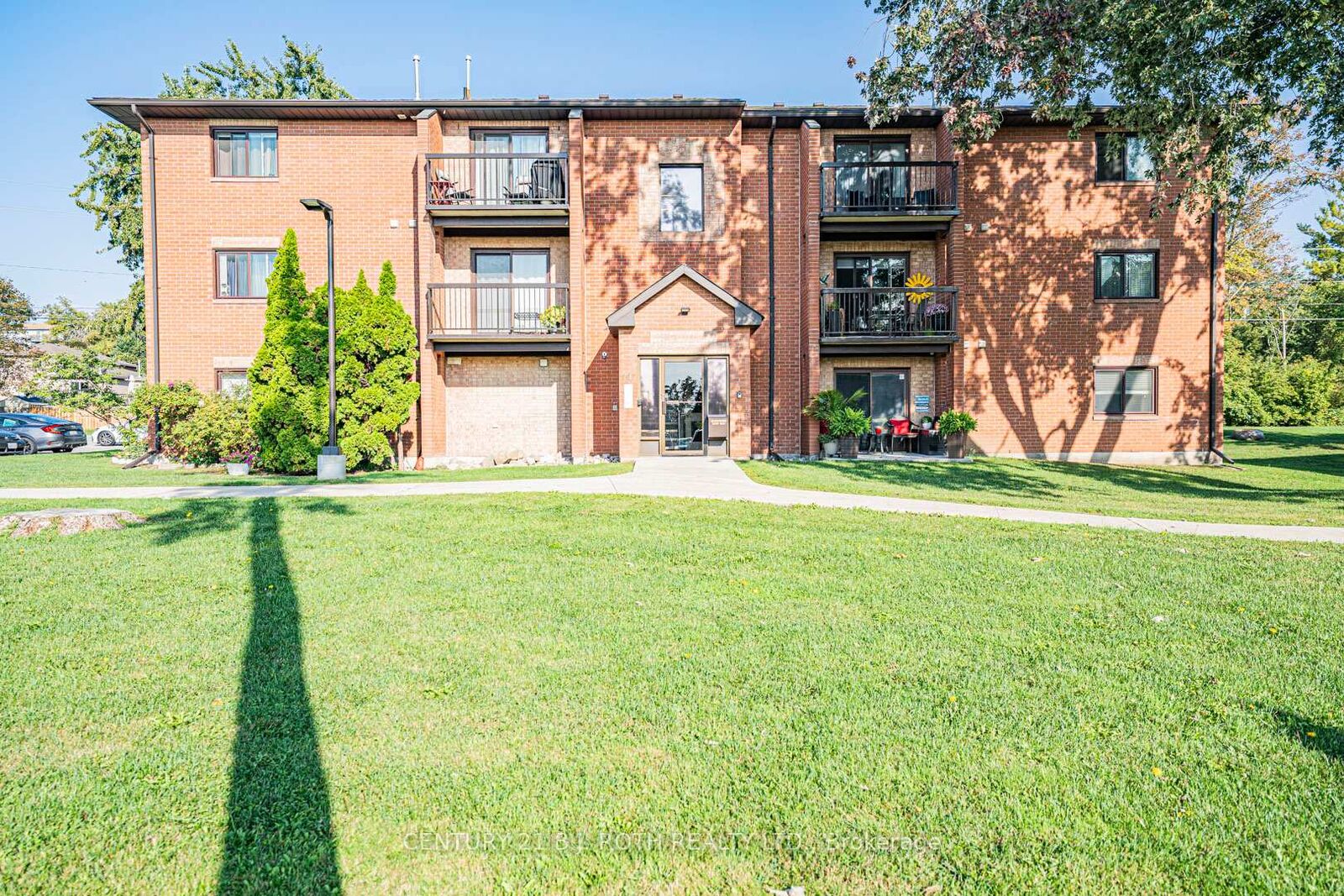 Photo de la propriété: 147 Edgehill Drive G10 ON L4N 1L9