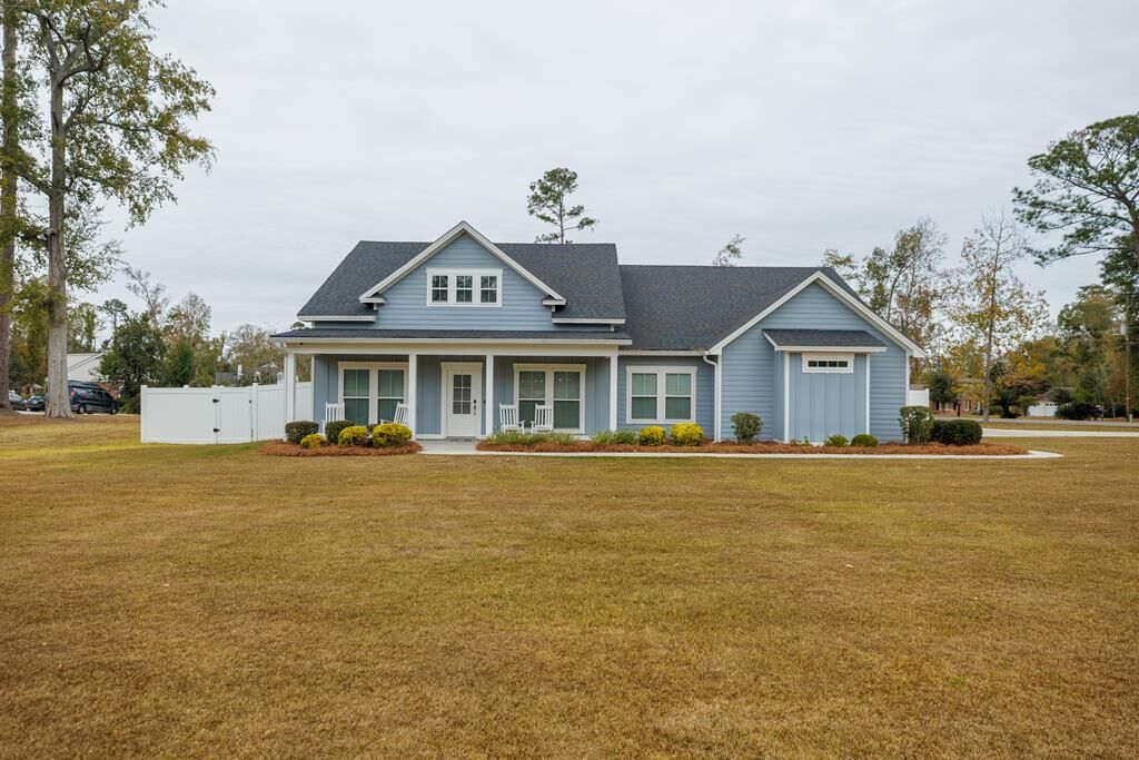 Property Photo:  601 Pine Point Circle  GA 31602 