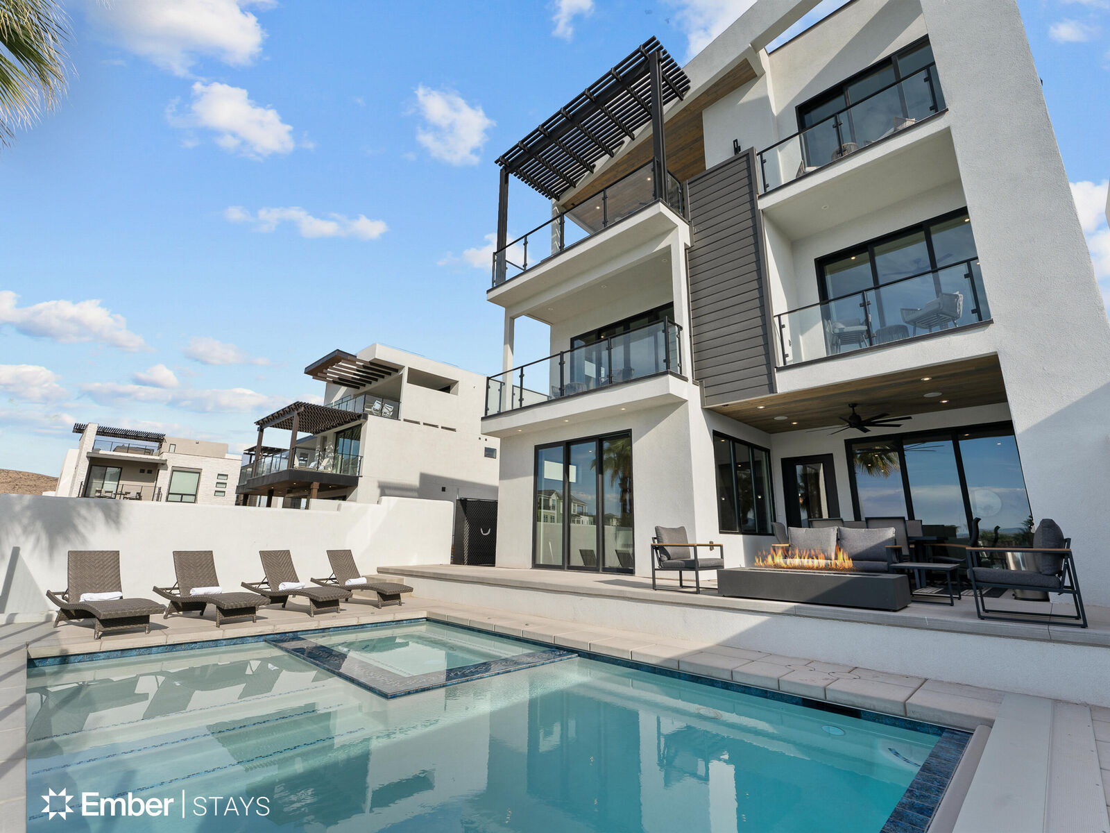 Property Photo: 780 W Akoya Pearl St UT 84790