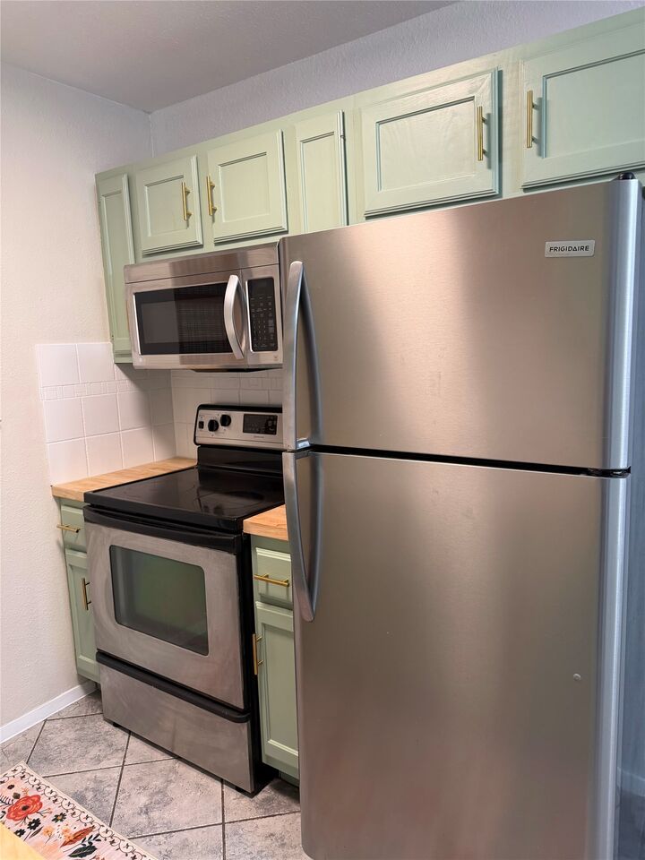 Property Photo:  4307 S 1st Street 106  TX 78745 