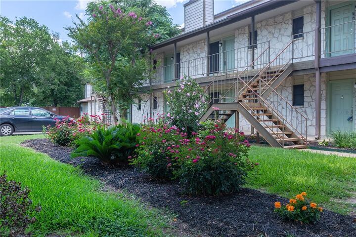 Property Photo:  4307 S 1st Street 106  TX 78745 