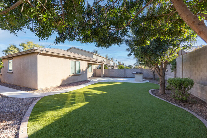 Property Photo: 2421 W Arroyo Way AZ 85144