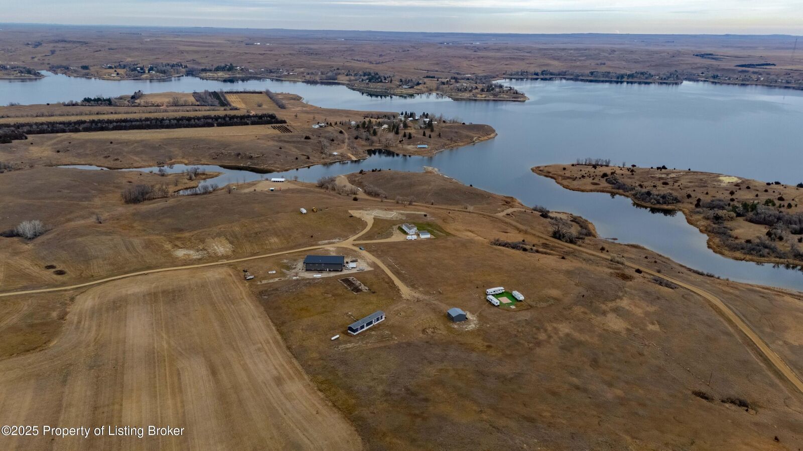 Property Photo: 6812 E Schatz Lane ND 58533