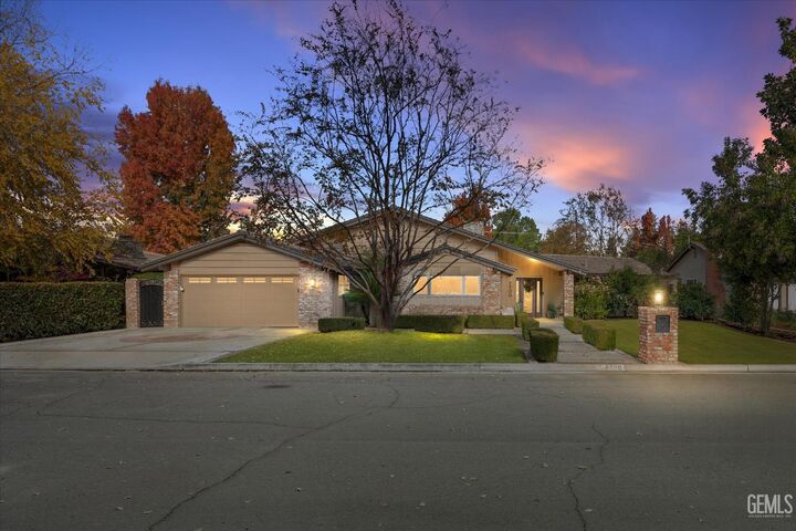 6500 Mount Rainier Drive  Bakersfield CA 93309 photo
