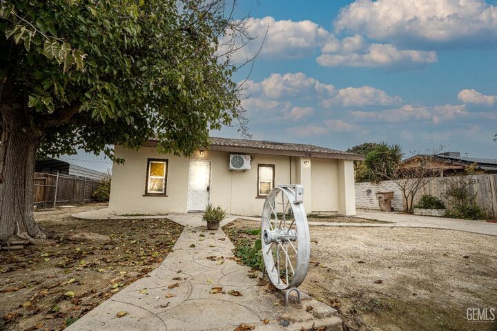 716 Curtis Drive  Bakersfield CA 93307 photo