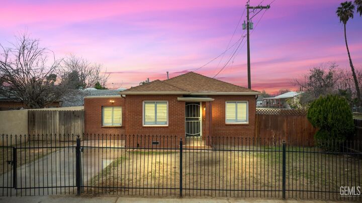 927 Bernard Street  Bakersfield CA 93305 photo