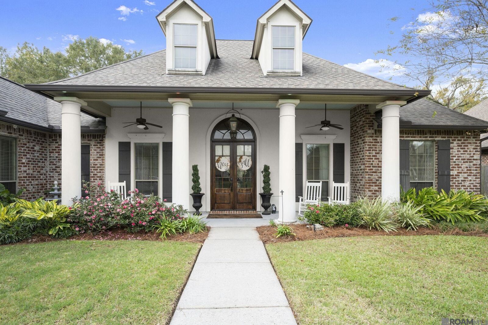 Property Photo: 12331 Oak Fields Dr LA 70734