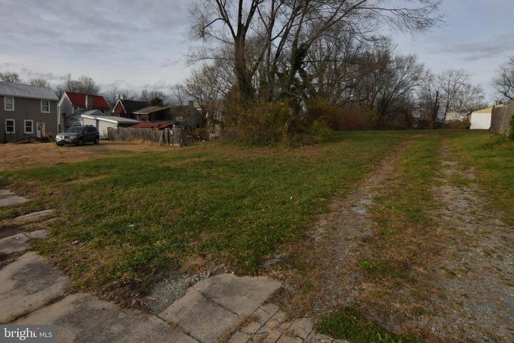 Property Photo: 311 E King Street WV 25401