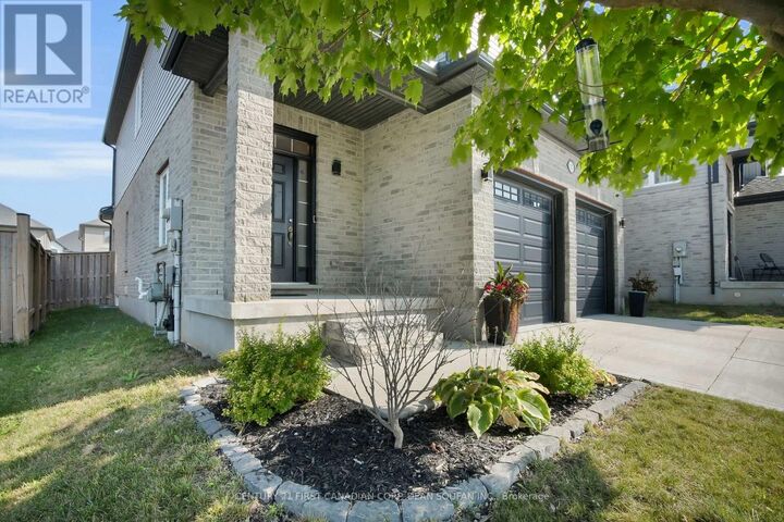 Property Photo: 3560 Singleton Avenue 30 ON N6L 0C9