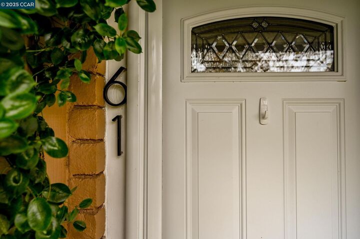 Property Photo:  61 Fountainhead Ct  CA 94553 