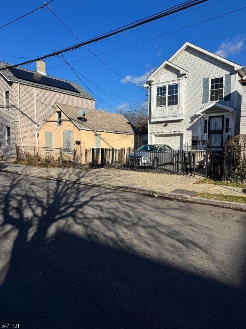 Property Photo:  34 Holland St  NJ 07103 