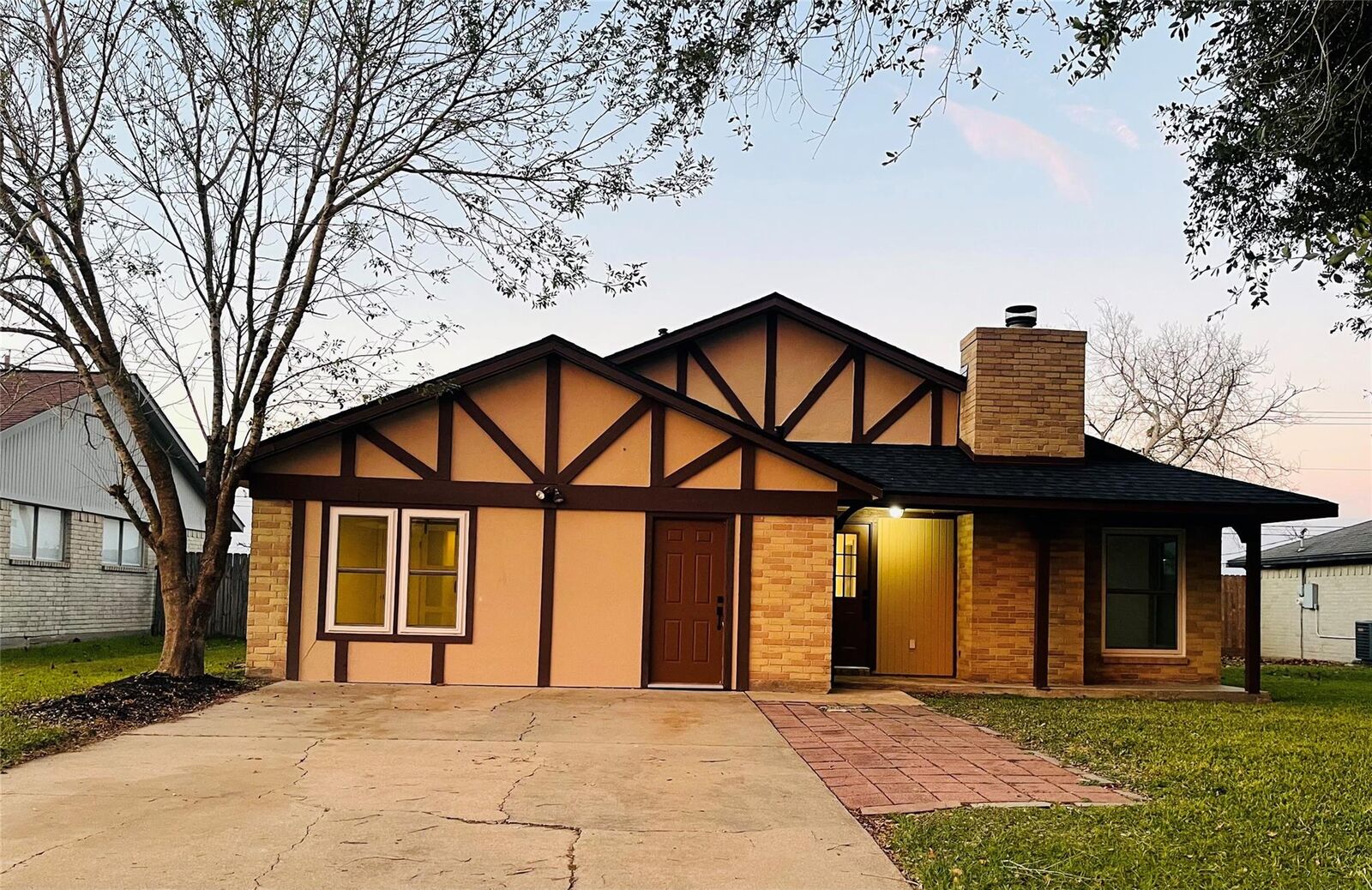 Property Photo: 1225 Clover Drive TX 77515