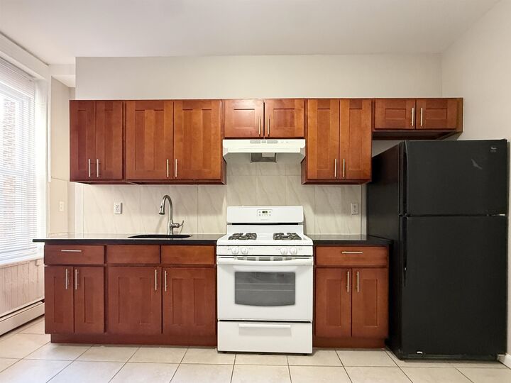 Property Photo:  90 Jordan Ave 2  NJ 07306 