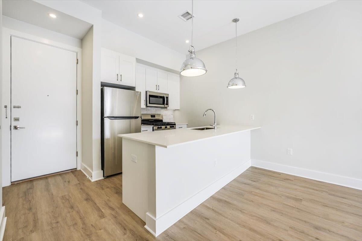 Property Photo:  667-665 Grand St 205  NJ 07304 