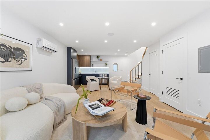 Property Photo:  105 Laidlaw Ave 4  NJ 07306 