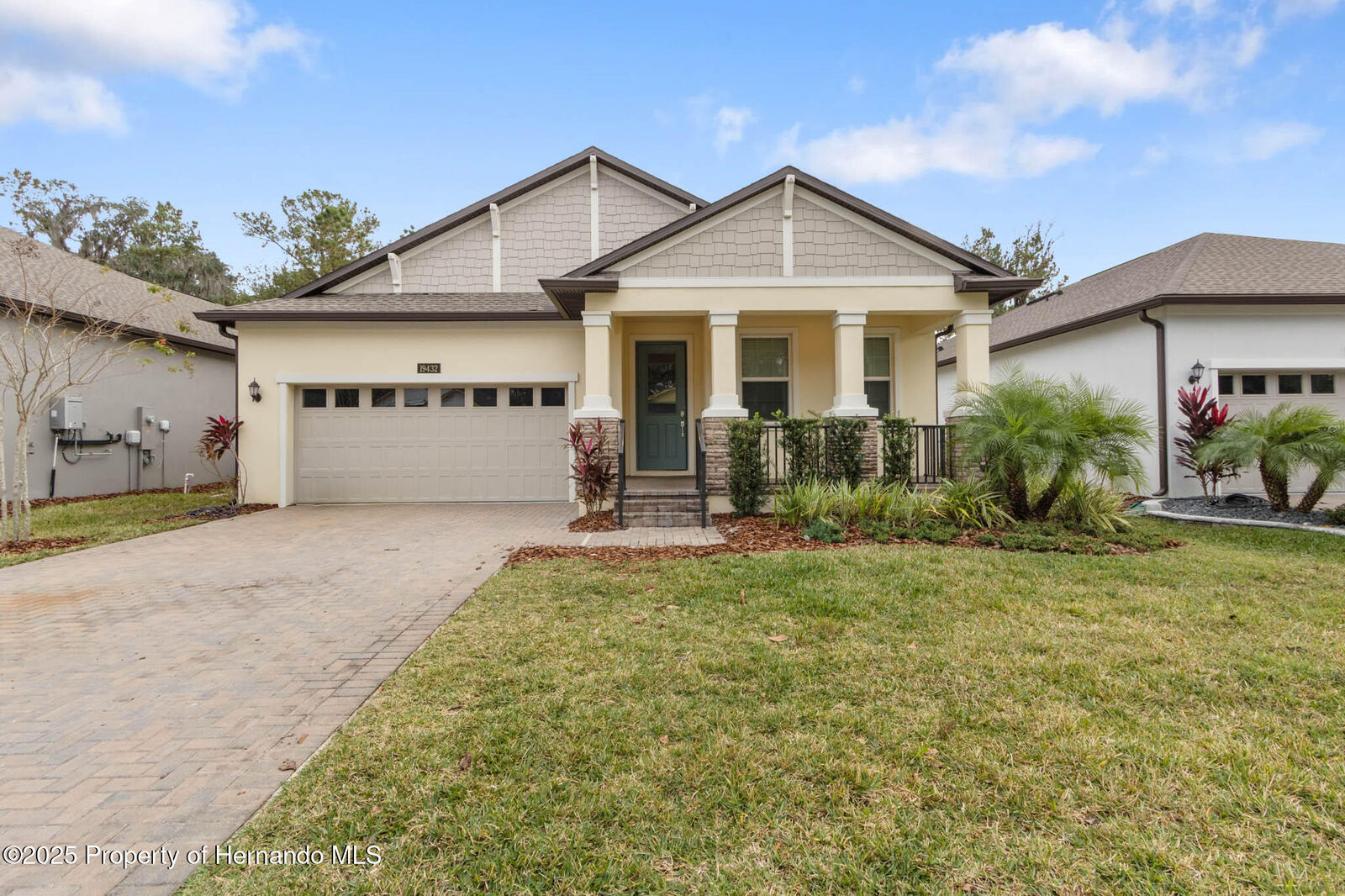 Property Photo:  19432 Forest Garden Court  FL 34601 