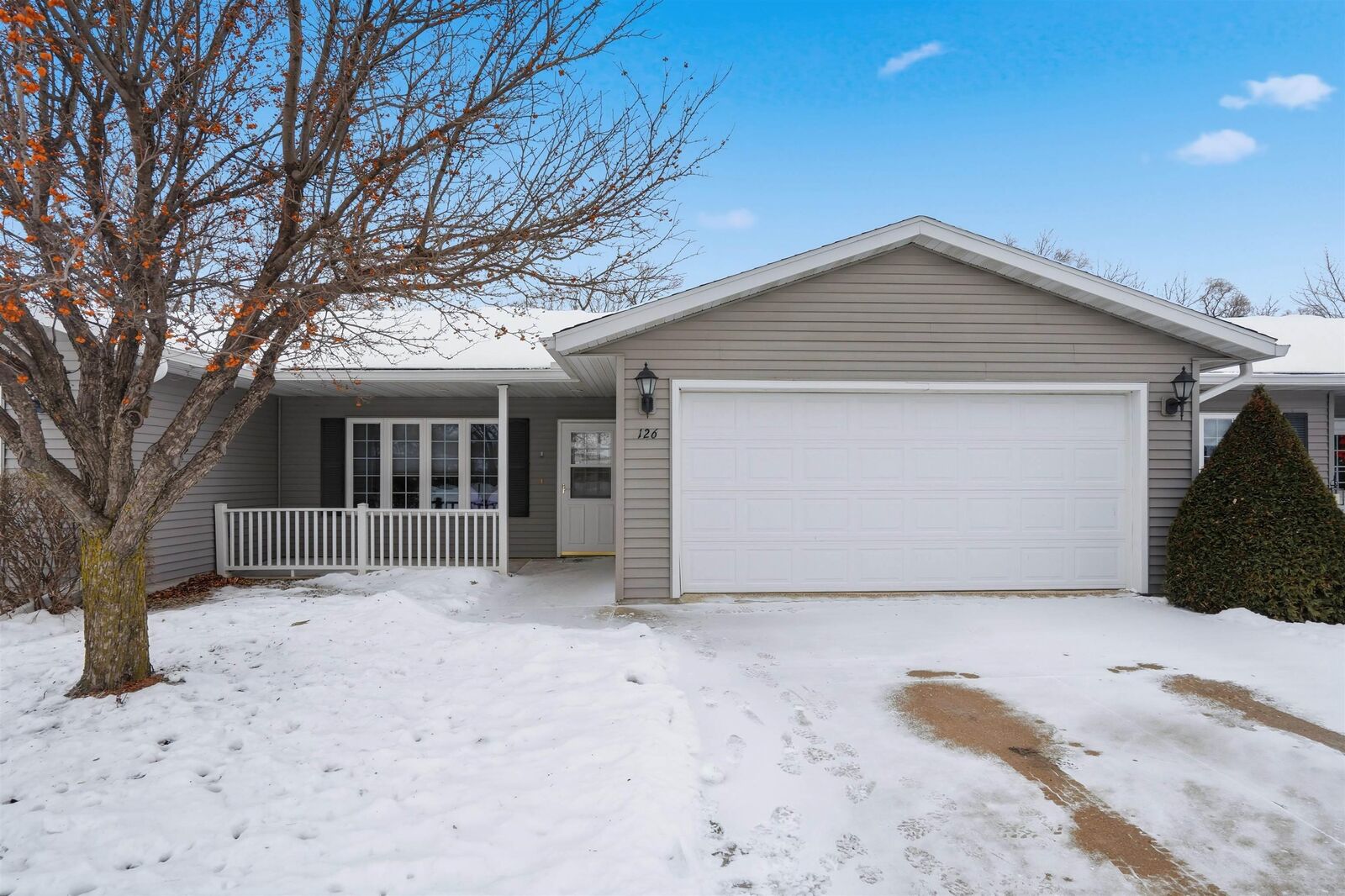 Property Photo: 126 Cardinal Court IA 50644