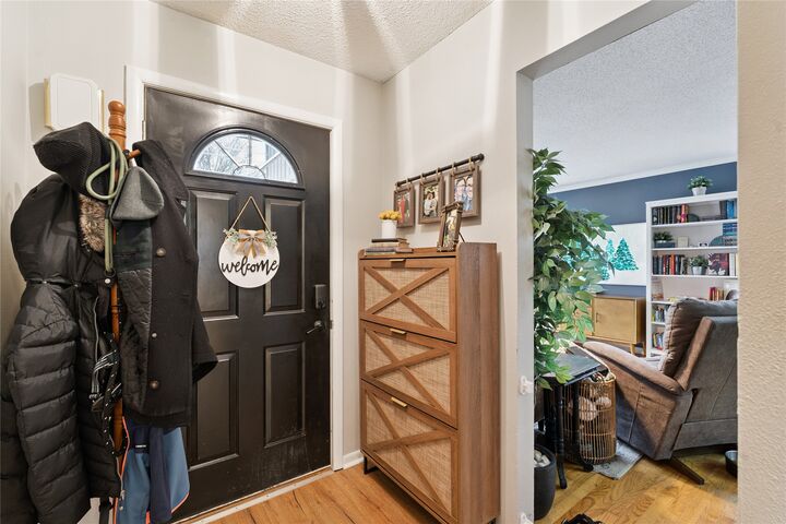 Property Photo: 2816 Giles Street IA 50265