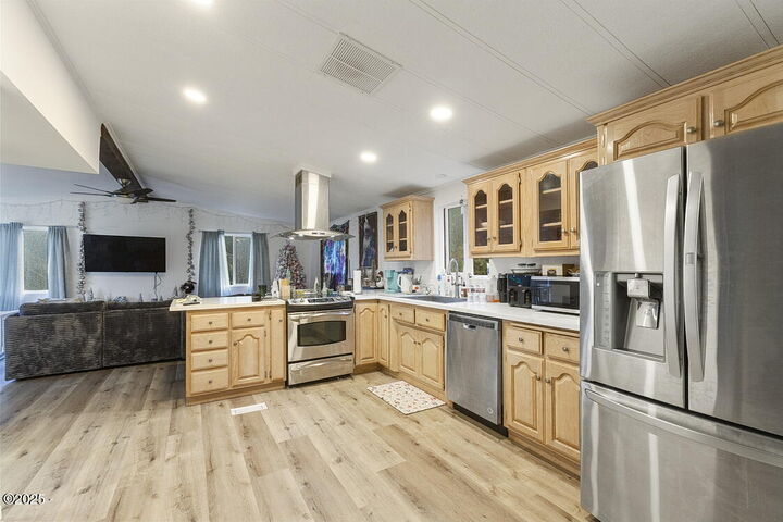 Property Photo: 1270 NE Canyon Drive OR 97391