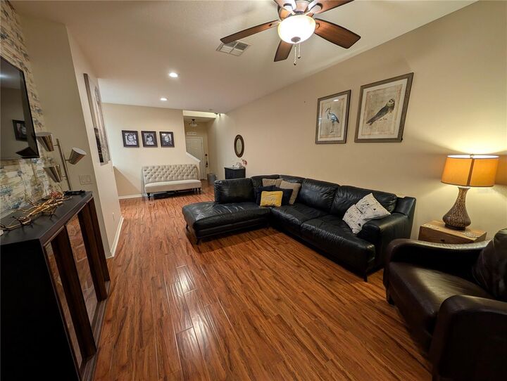 Property Photo: 9006 Shepton Street FL 32825