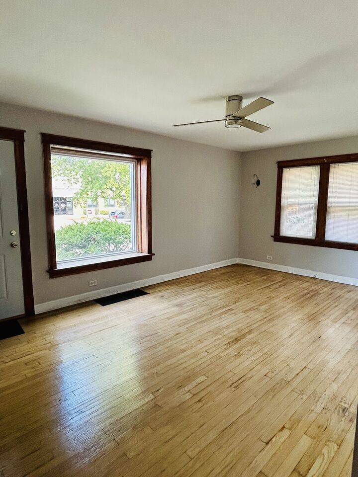 Property Photo:  521 E 161st Place  IL 60473 