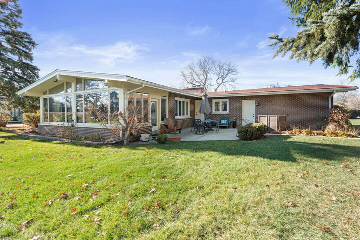 Property Photo: 23 Croydon Lane IL 60523