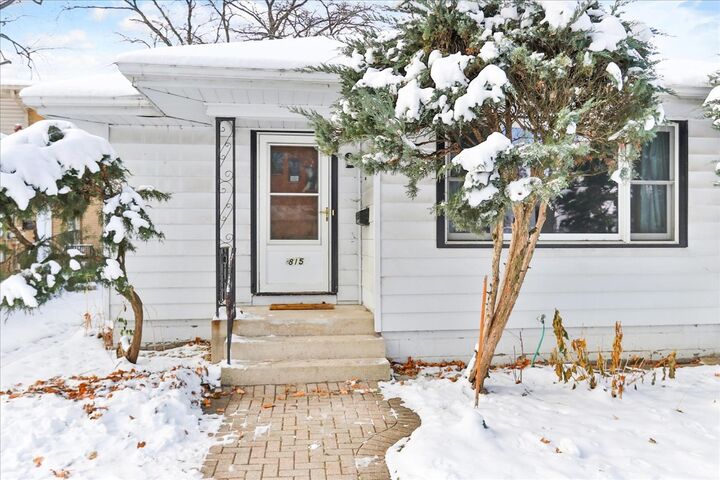 Property Photo:  815 N Ellsworth Street  IL 60563 