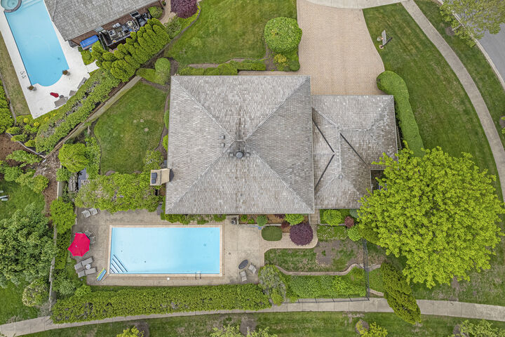 Property Photo: 2308 Indian Ridge Drive IL 60026