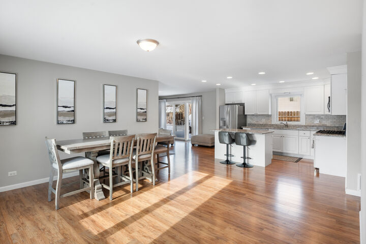 Property Photo: 3 Brandywine Court IL 60177