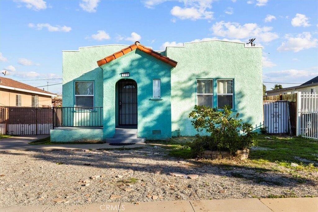 Property Photo:  272 Maiden  CA 90640 