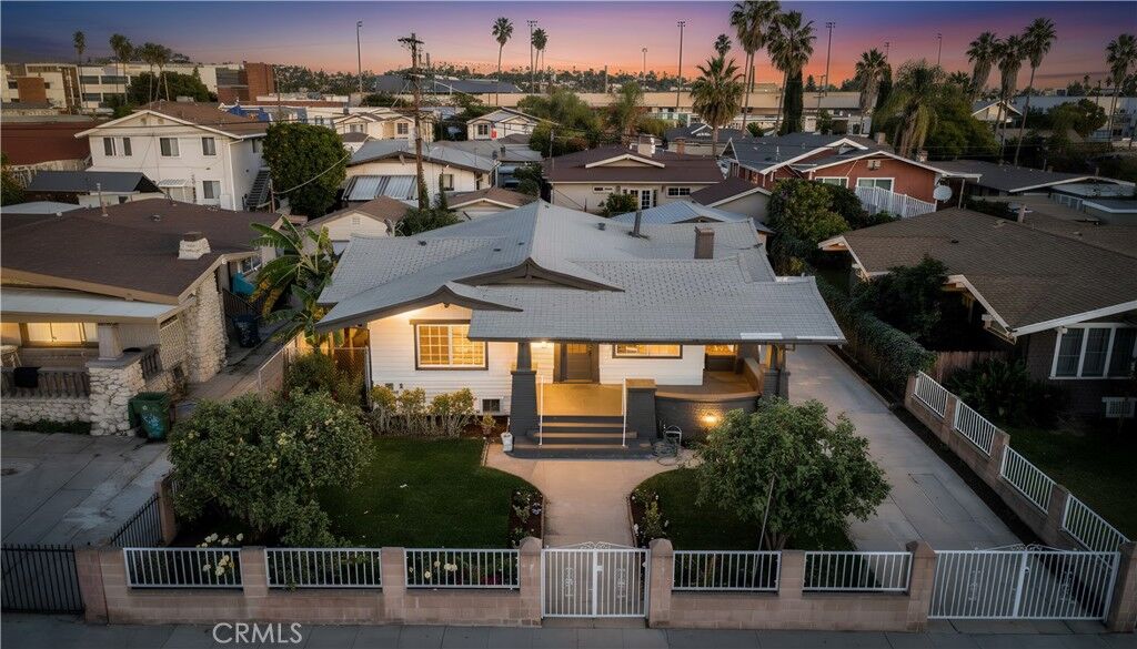 Property Photo:  748 N Kenmore  CA 90029 