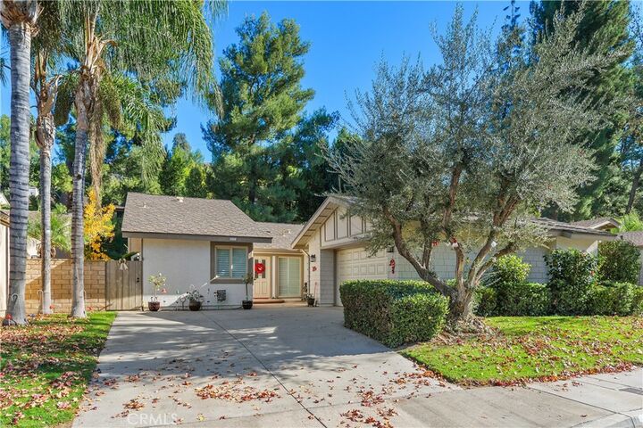 547 Via Zapata  Riverside CA 92507 photo