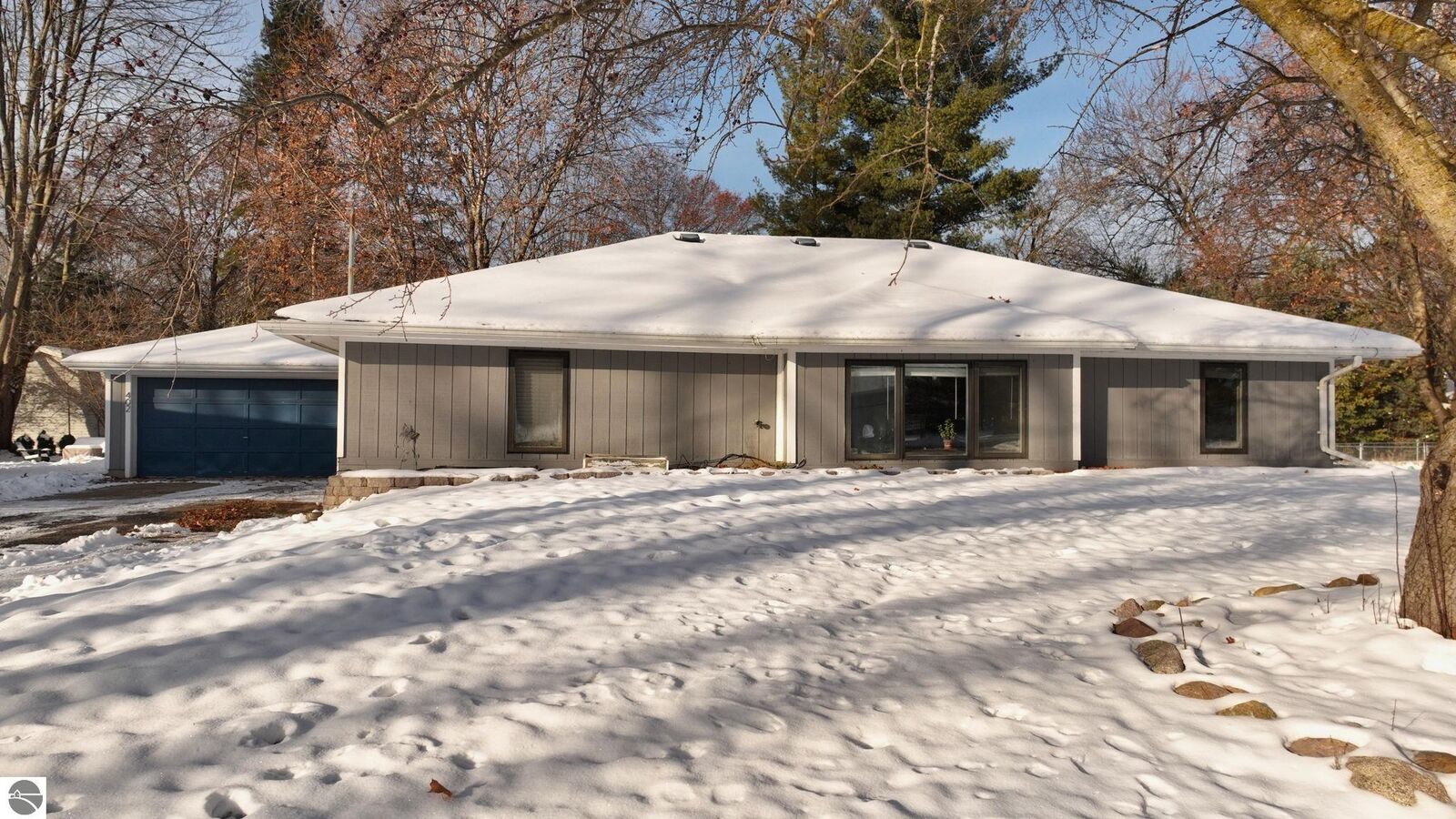 Property Photo:  402 Smalley Drive  MI 48858 