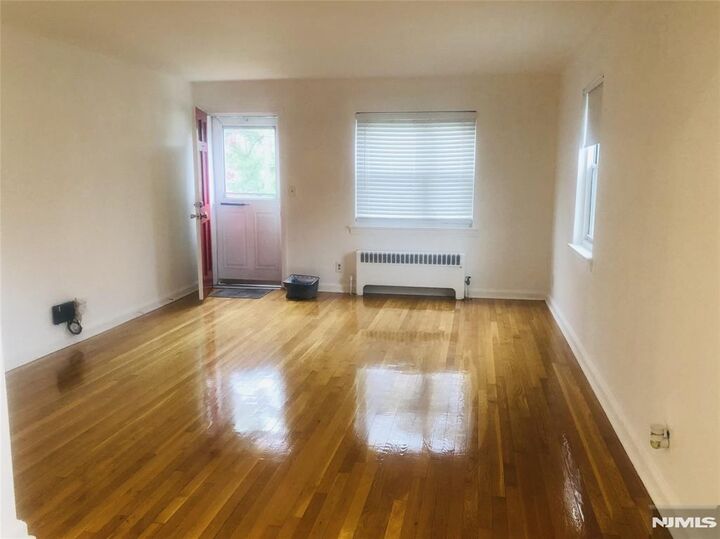 Property Photo:  460 Clubway 43  NJ 07601 