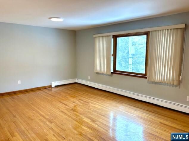 Property Photo:  650 Edgewater Avenue 2  NJ 07657 