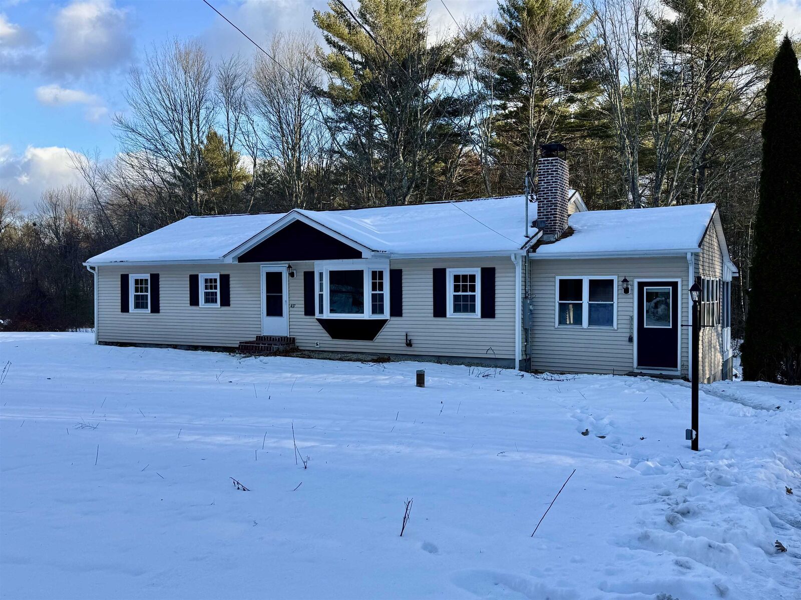 Property Photo: 437 Chester Road NH 03032