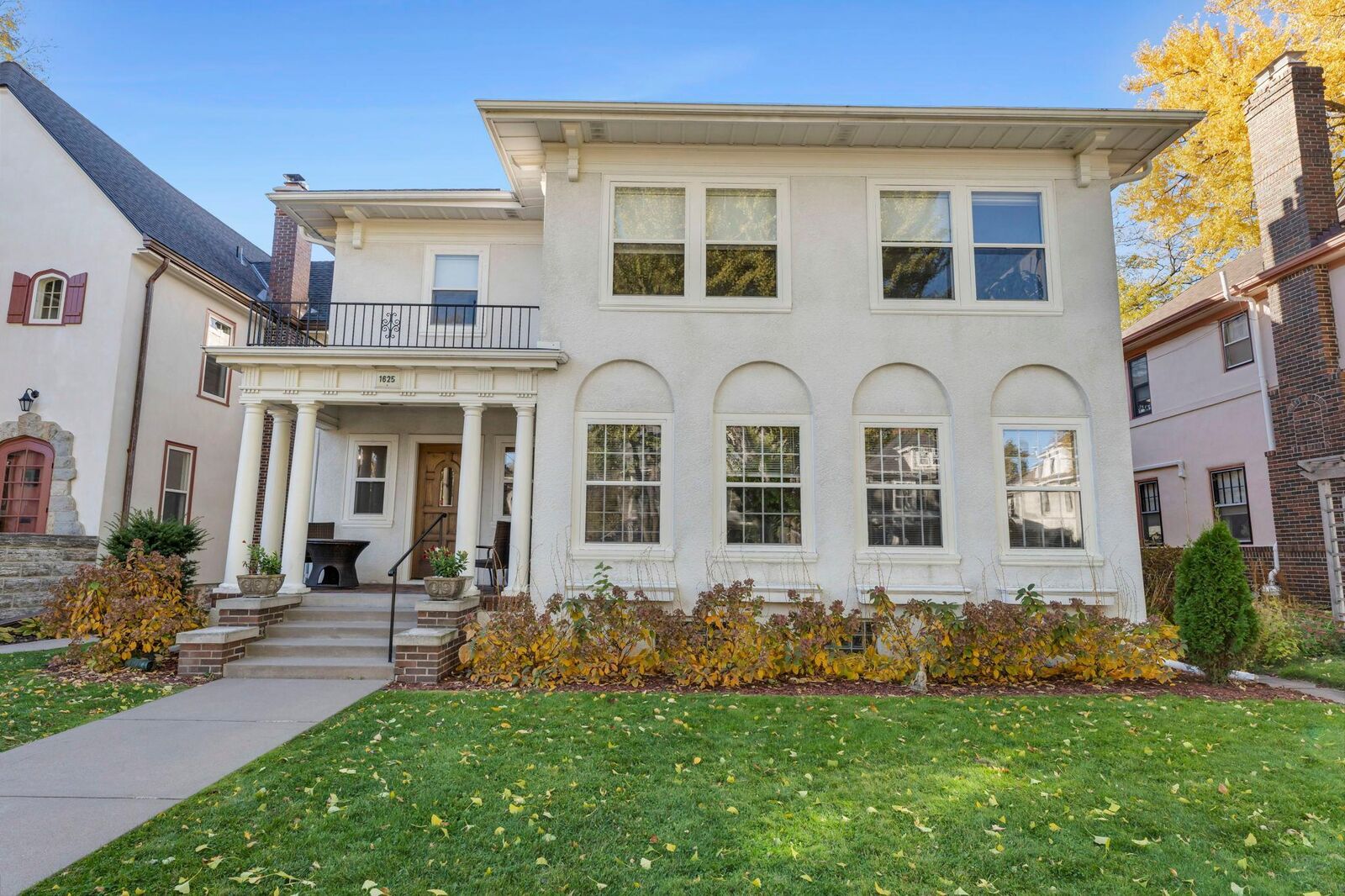 Property Photo: 1625 W 25th Street MN 55405