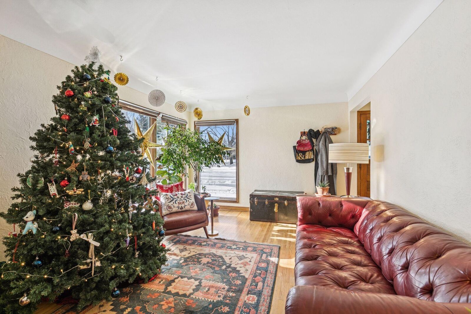 Property Photo: 711 Grandview Avenue W MN 55113