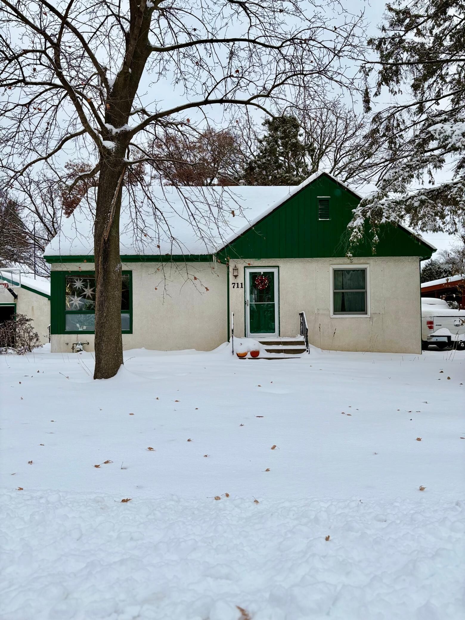 Property Photo:  711 Grandview Avenue W  MN 55113 