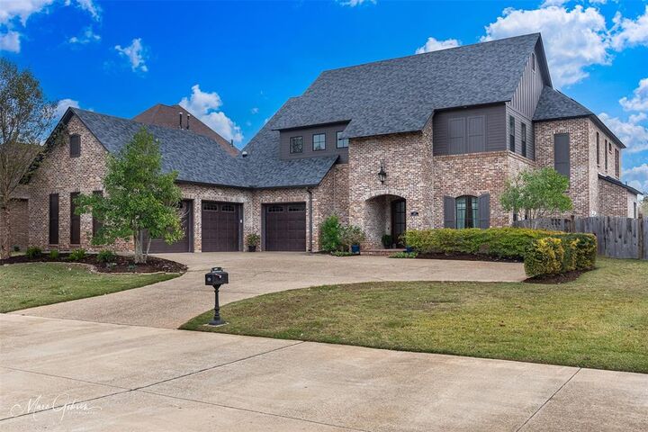 Property Photo: 237 Captain Hm Shreve Boulevard LA 71115