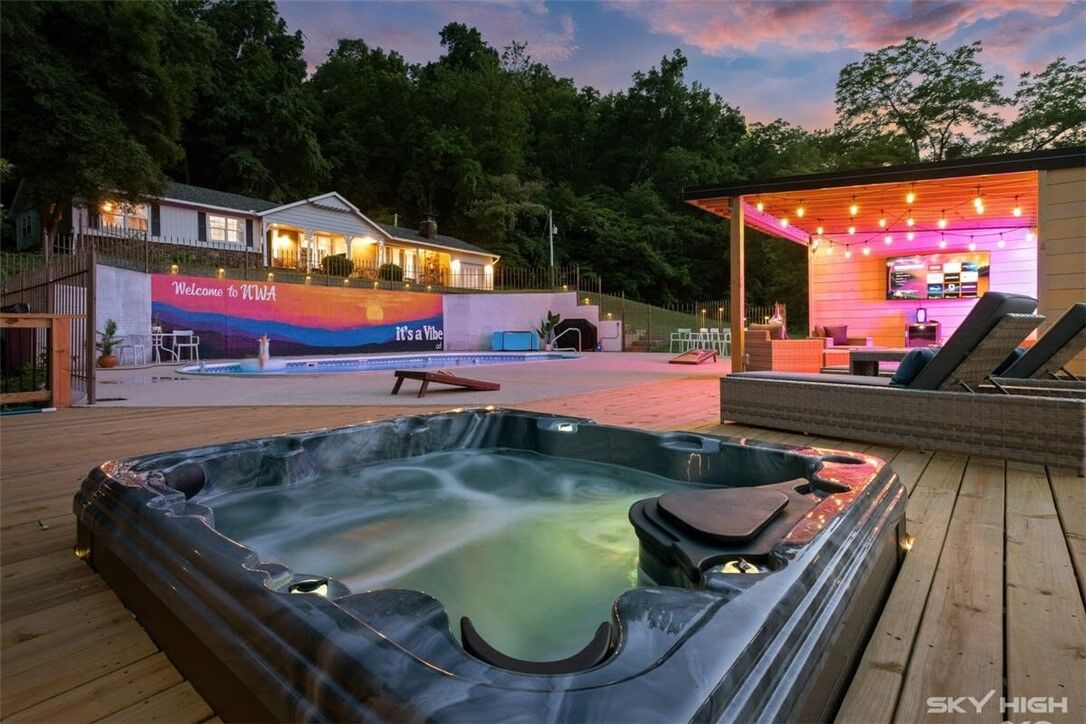 Property Photo: 1400 Prairie Creek Drive AR 72756