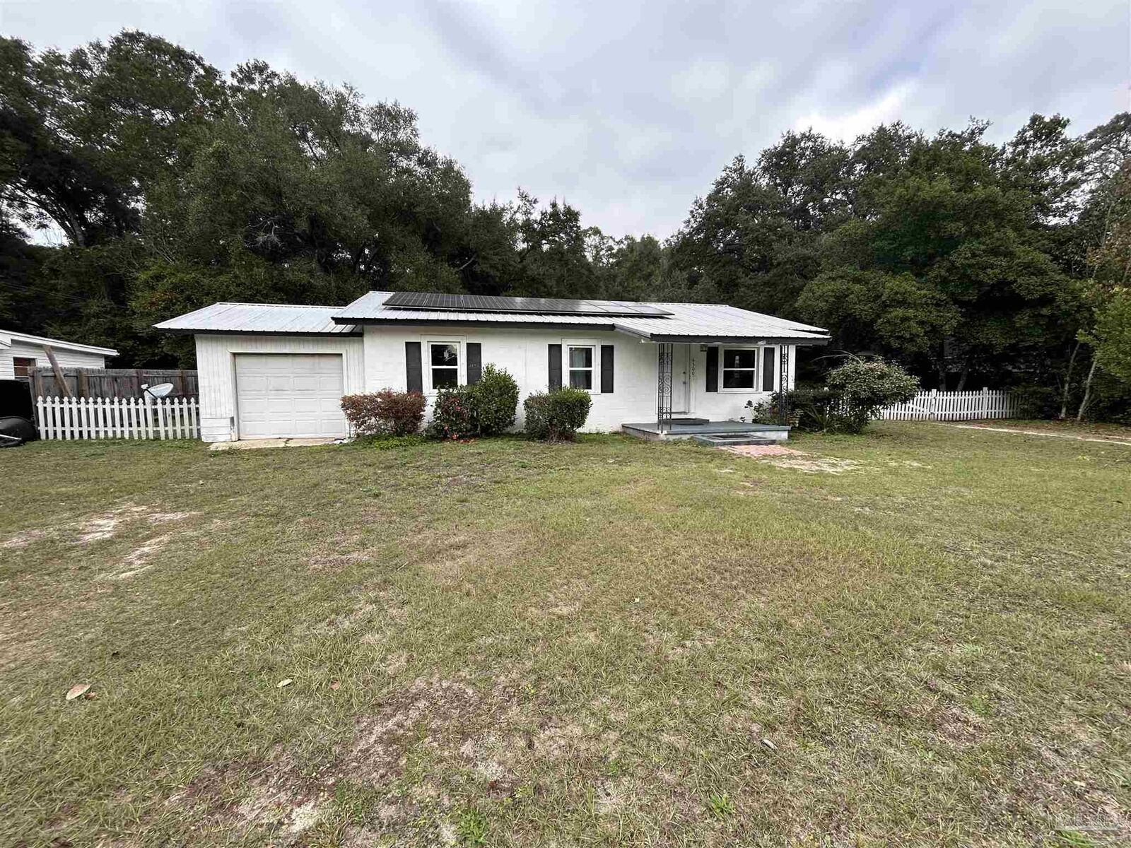 Property Photo:  6500 Sanders St  FL 32570 