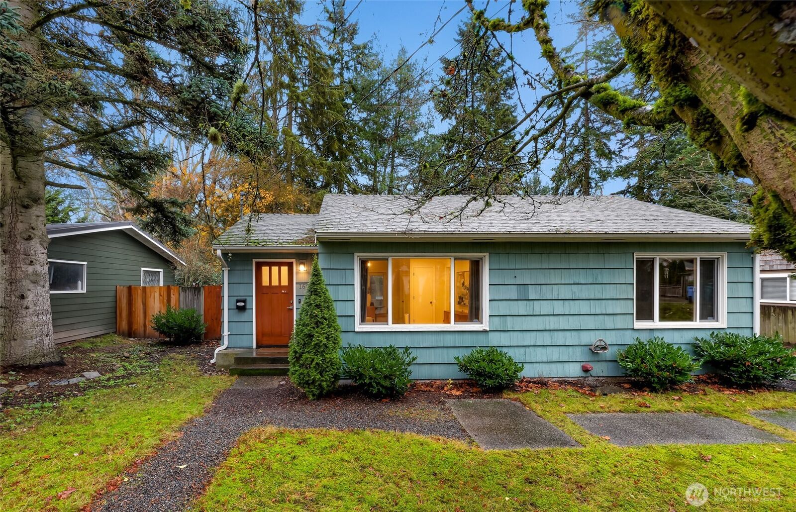 Property Photo:  16040  26th Avenue NE  WA 98155 