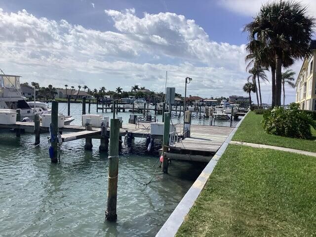 Property Photo: 1200 Colonnades Drive 202 FL 34949