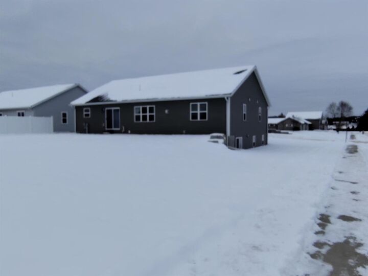 Property Photo: 2148 Cambridge Court WI 53959