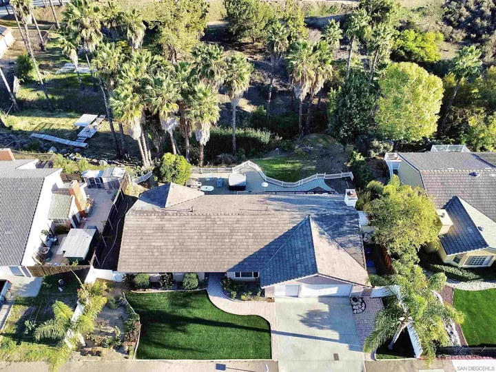 Property Photo:  1423 Vista Grande Rd  CA 92019 